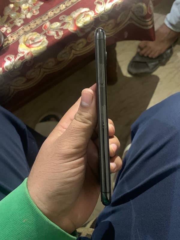 iPhone 11 Pro Max (jv) 3