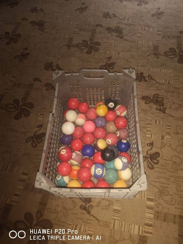 use snooker balls for sall. meeting place khyber city. 1