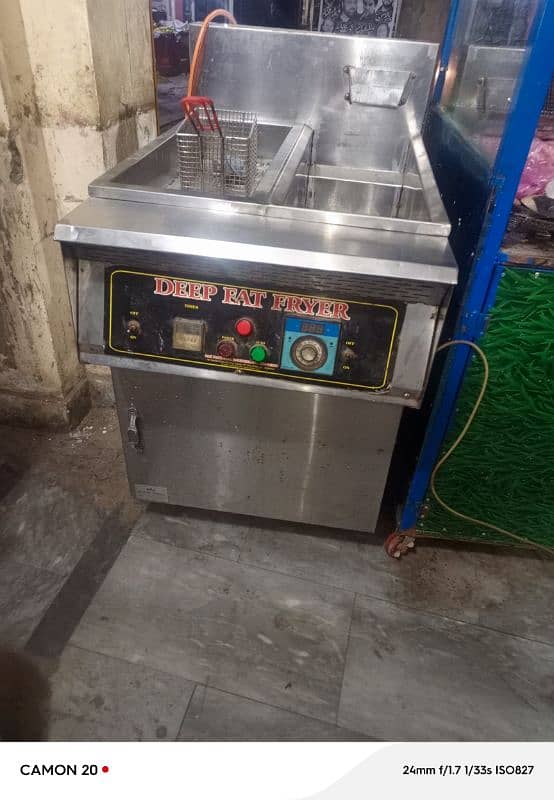 16 ltr commercial fryer in good condition 3