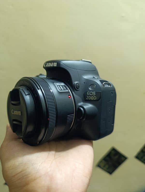 Canon 200D with 50mm STM 10/10 condition 0