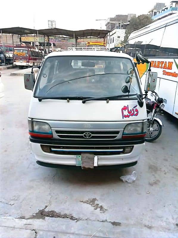 toyota hiace 110 8