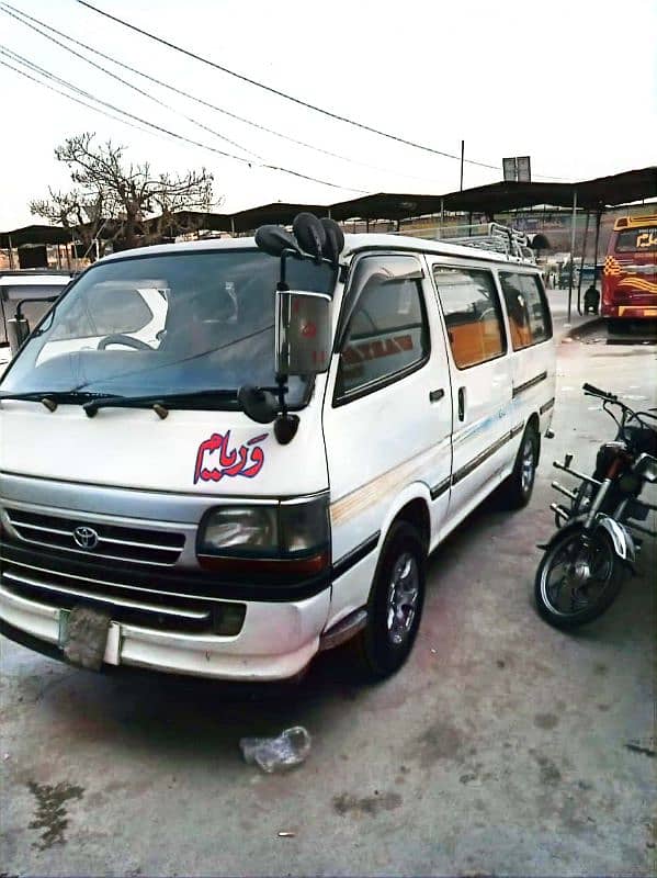 toyota hiace 110 9