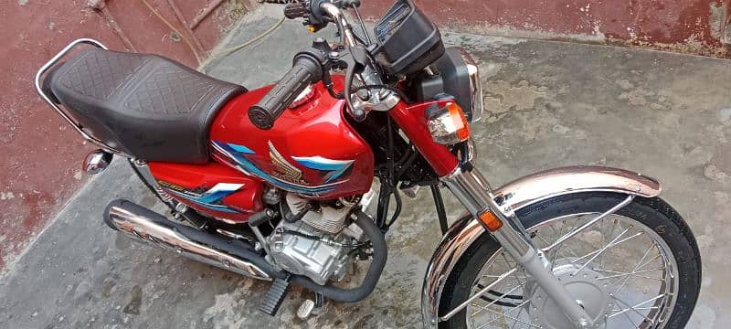 Honda cg125 , first owner , urgent sale. 3