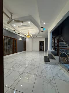 defence 600 yards bungalow for rent with basement famous architect designed line water