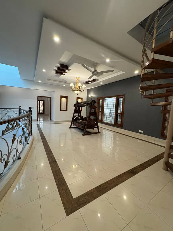 defence 600 yards bungalow for rent with basement famous architect designed line water 10