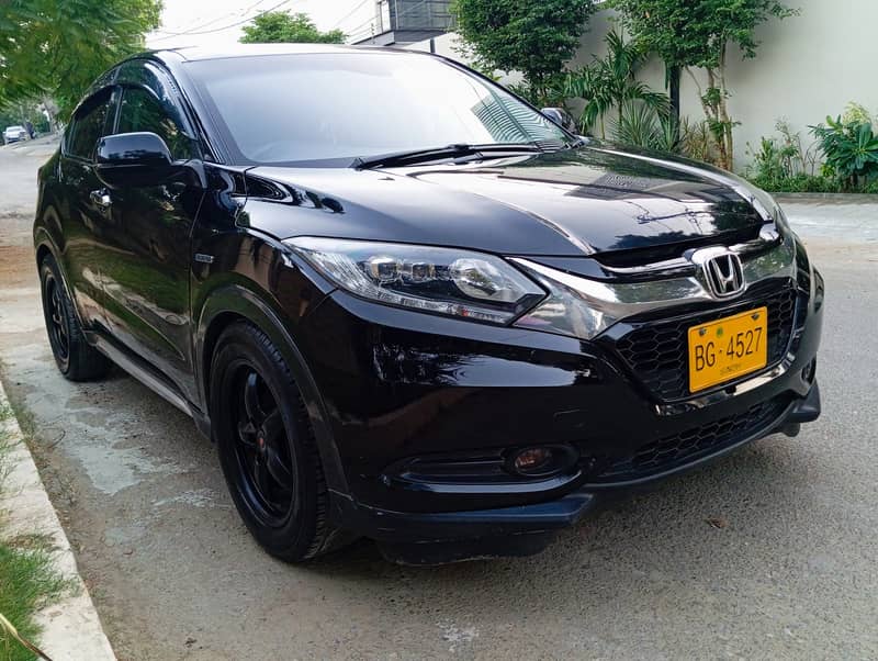 Honda Vezel 2014 fully genuine 1st owner 5