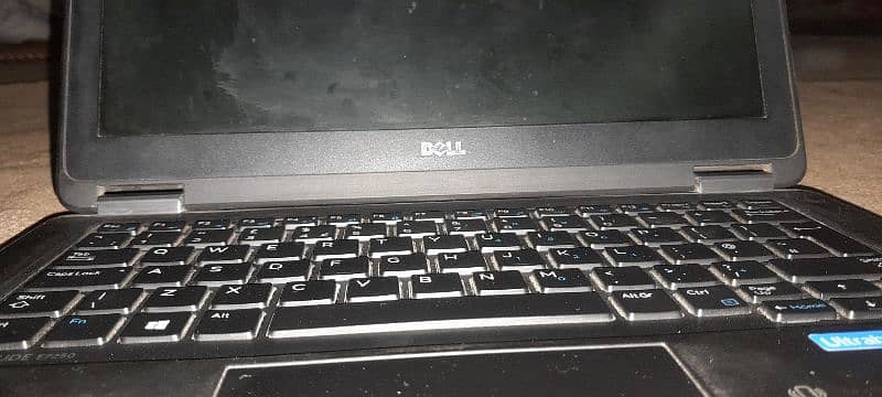 DELL Latitude E7250 0