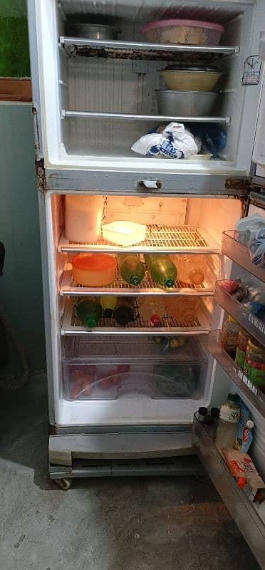 dowlance fridge urgent sell 1