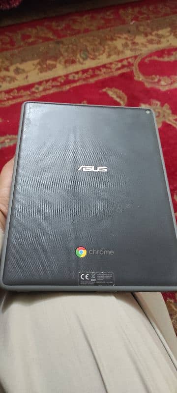 Asus Chromebook DDR 4gb  ram 32 GB SSD Ct100 P 5