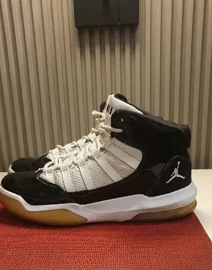 Air Jordan 11 Retro Basketball Shoes 2