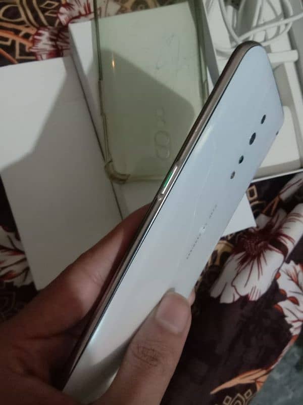 Oppo Reno z 256Gb+6Gb, touch or back thori si tuti ha. 0329-7233700 5