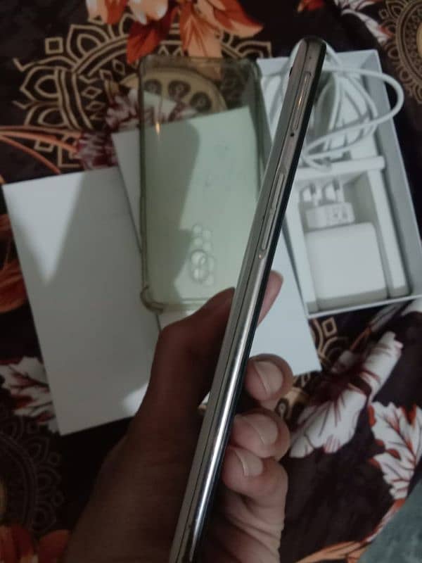 Oppo Reno z 256Gb+6Gb, touch or back thori si tuti ha. 0329-7233700 7