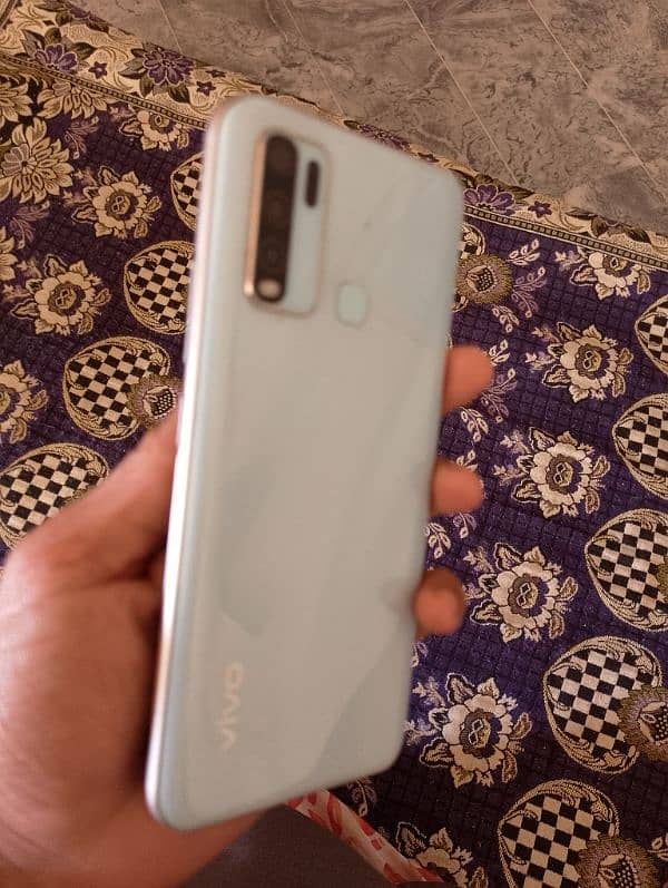 vivo y 30 full condition 4/64 1