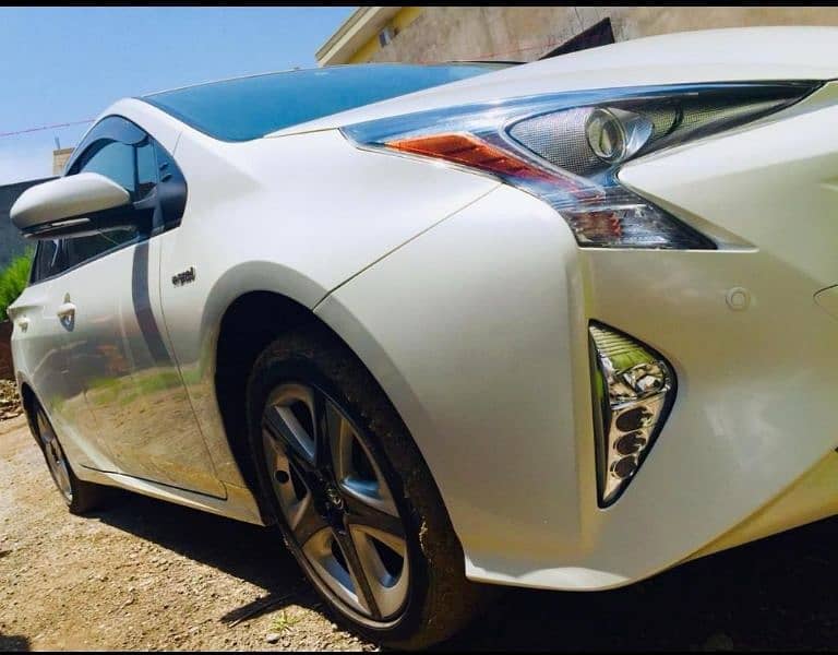 Toyota Prius 2017 13