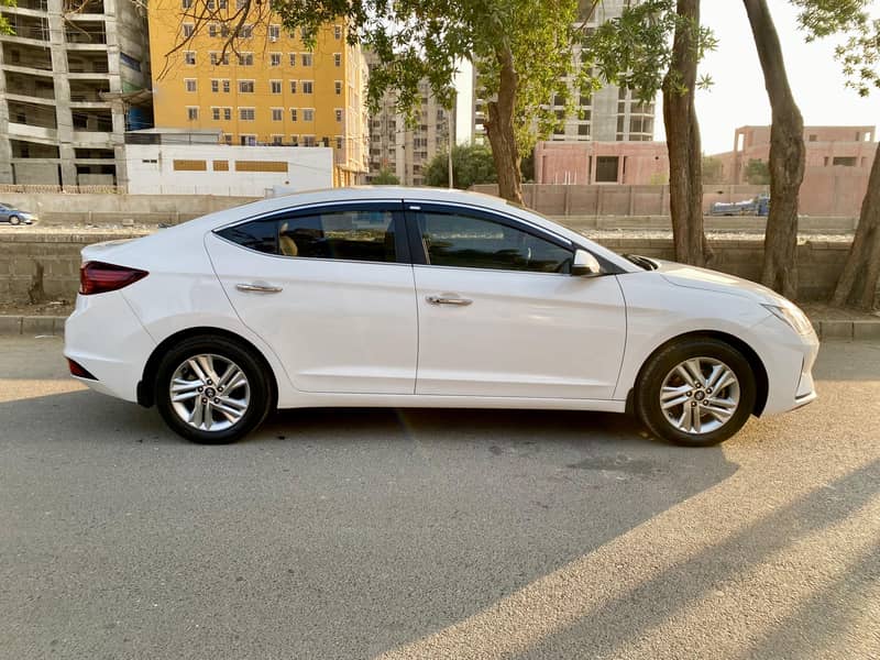 > Hyundai Elantra GLS 2021 5