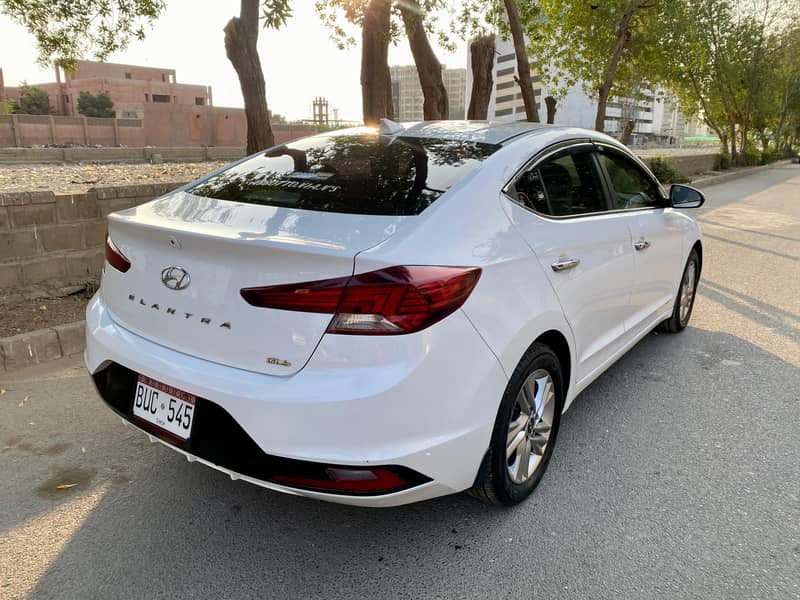 > Hyundai Elantra GLS 2021 6