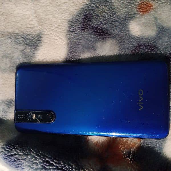 vivo v15 pro 6gb ram 128 gb ROM 1