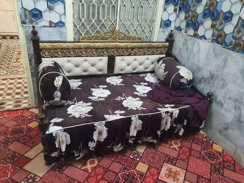 Single Bed. (Thakta Posh) 1