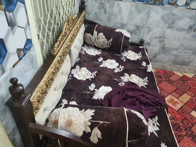 Single Bed. (Thakta Posh) 2