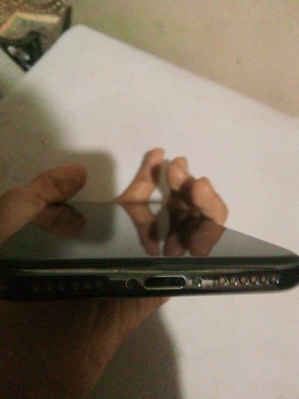 iphone X 8/10 condition 3