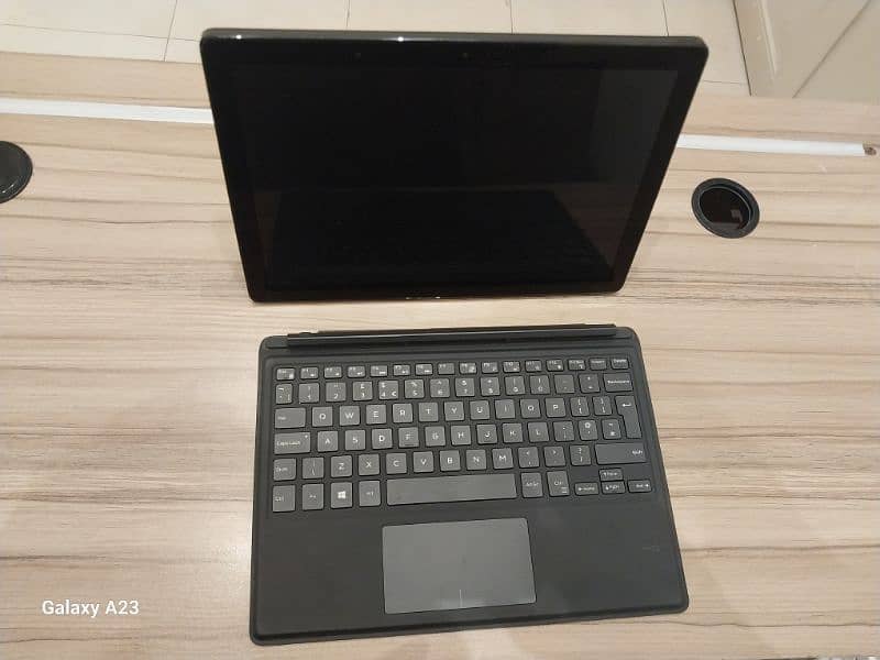 Dell 2 in 1 touch secreen 4