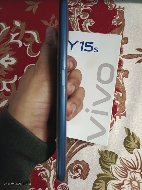 vivo y15s 5