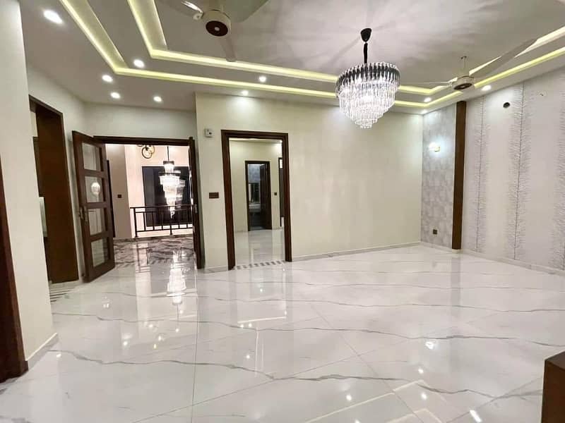 Commercial Space Available For Rent*Code(12924)* 6