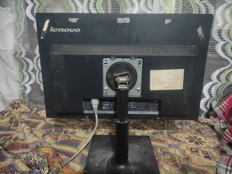 Lenovo 22 inch adjustable LCD monitor 2