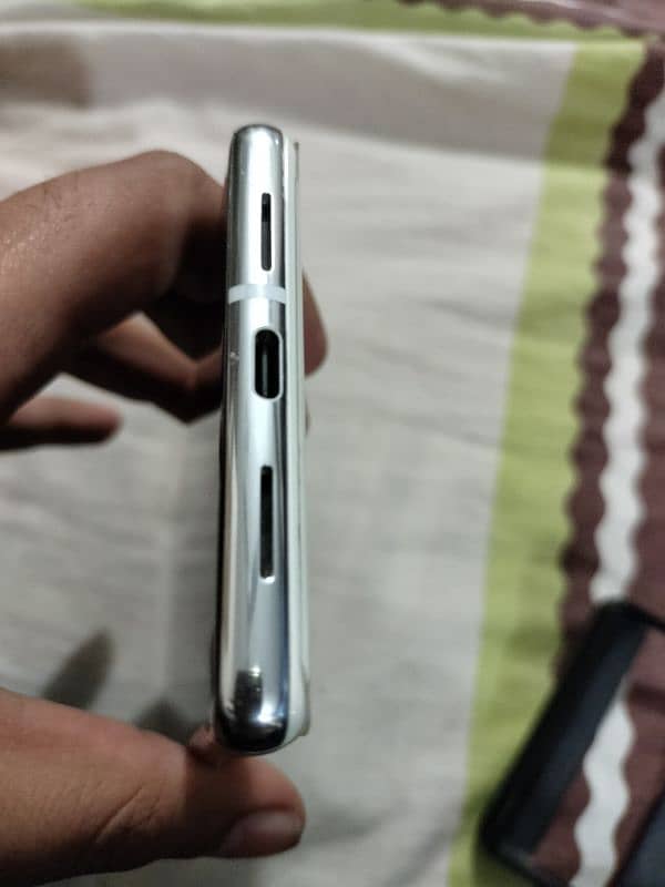 GOOGLE PIXEL 6 PRO (NON-PTA)  Condition: 10/10, (It's e-SIM time now). 1