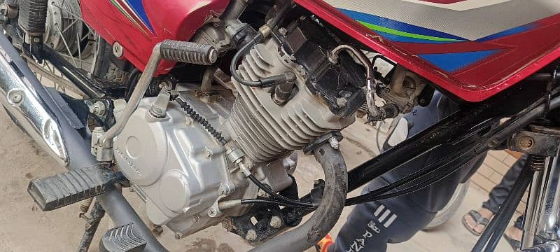 Honda 125 ,  2022 model. 10/10 condition. 5