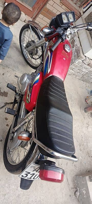 Honda 125 ,  2022 model. 10/10 condition. 11