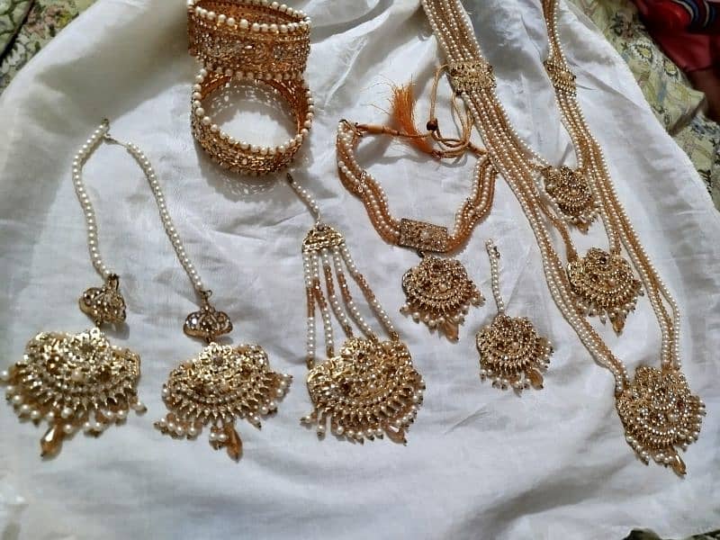 Golden Elegance wedding jewelry set 0