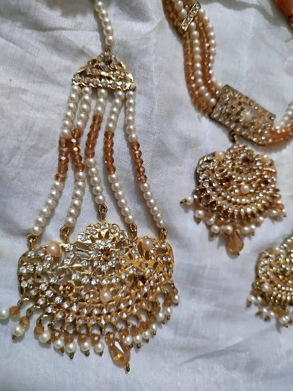 Golden Elegance wedding jewelry set 1