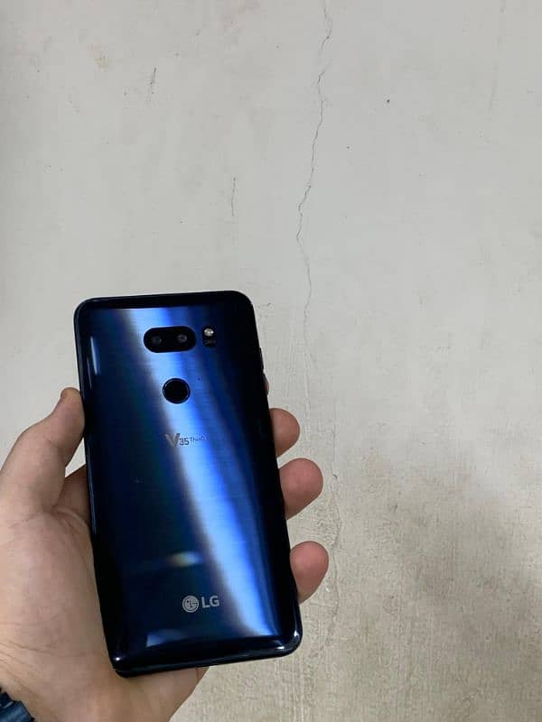 LG V35 ThinQ 0