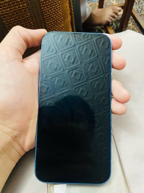 iphone 13 10/10 condition 3