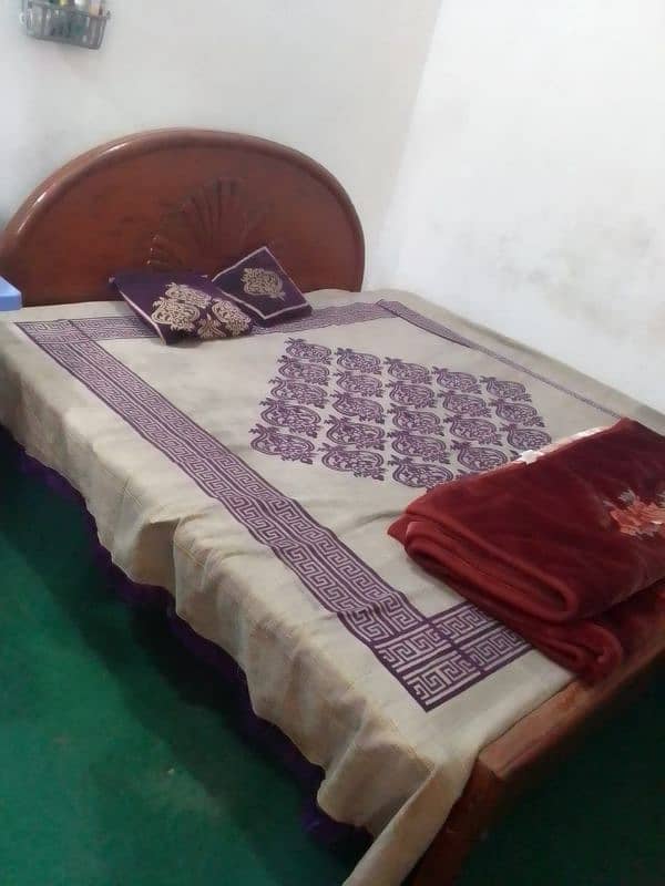 bed and mattress look like new contact,,03174392437 0