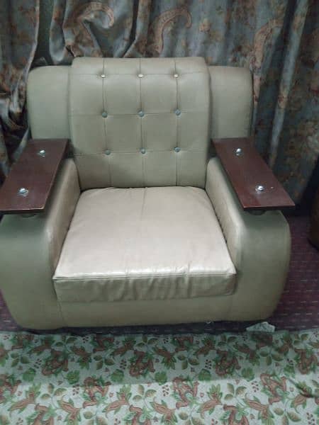 sofa set for sale okay condition 3