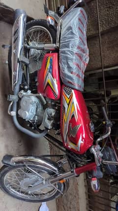 Applied 4 Honda 125 brand new 2500 kilo meter used on nmbr lga hai