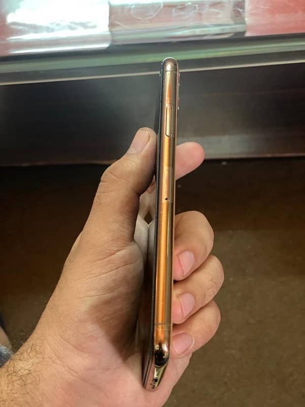 iPhone 11 Pro Max 5