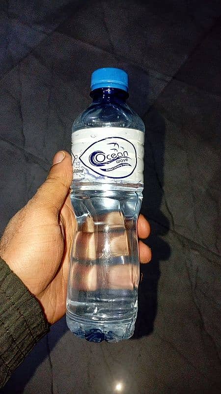 Bottled drinking water 0