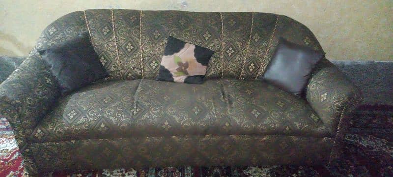 sofa set in new condition 10/10 2