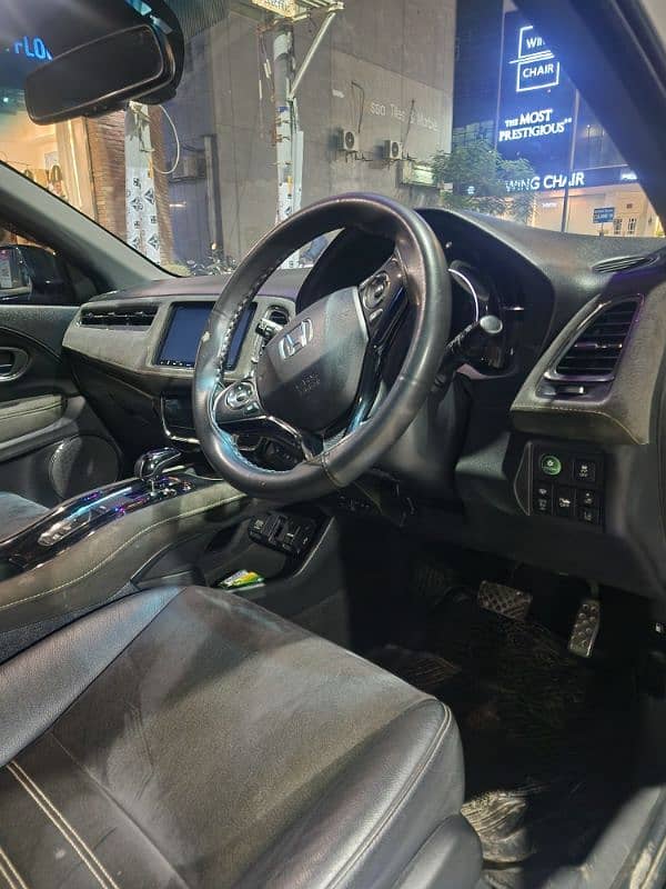 Honda Vezel 2017 10