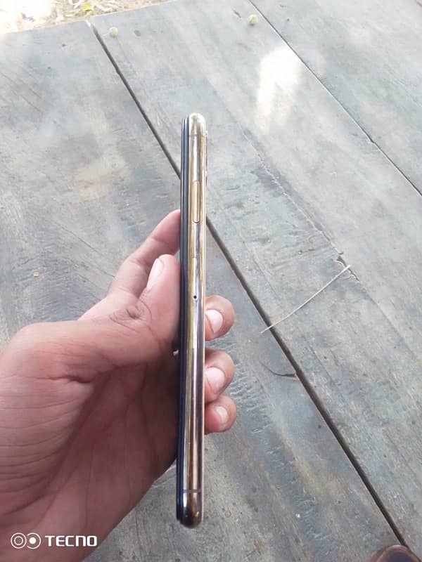 iPhone XS Max 3