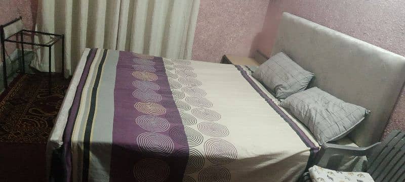 iron bed set in new condition A1  with dressing and side tables 1