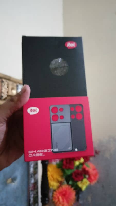 itel p65  4+4. Ram 128 gb Room non active 2400 MAH power bank 1