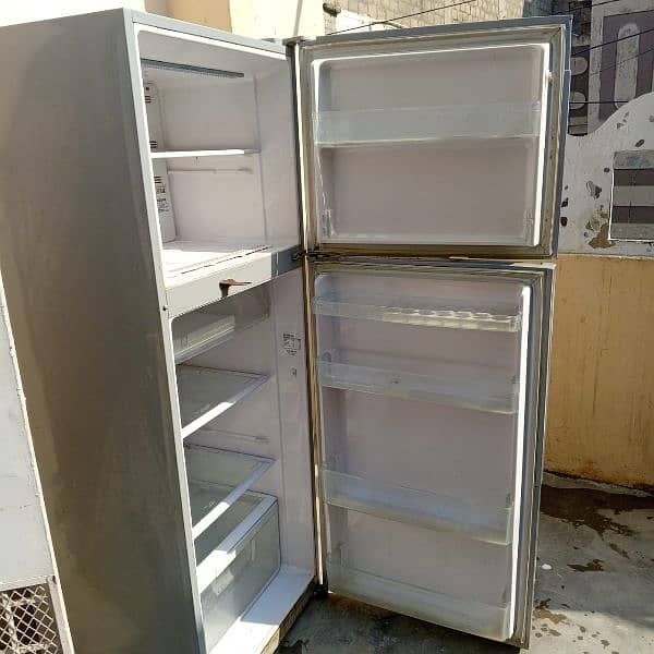 HITACHI REFRIGERATOR NON FROST 1