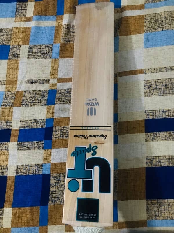 PURE ENGLISH WILLOW CRICKET BAT 0