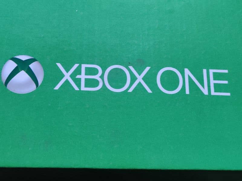 Xbox One Original ( Call of duty Edition) 10/10 in less price 0