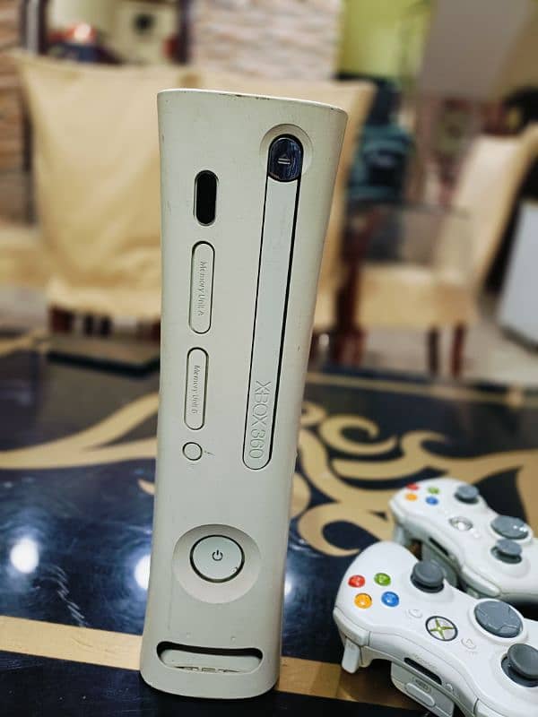 Xbox 360 with 2 wireless controllers 1