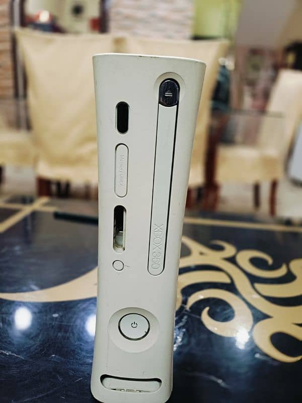 Xbox 360 with 2 wireless controllers 10